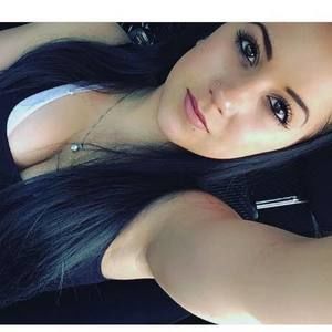 Meet your Posher, Courtney